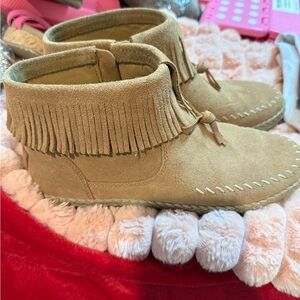 UGG Tan Suede Moccasin Interior View